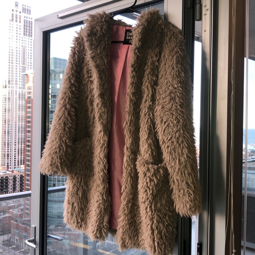 Zara faux fur coat size small